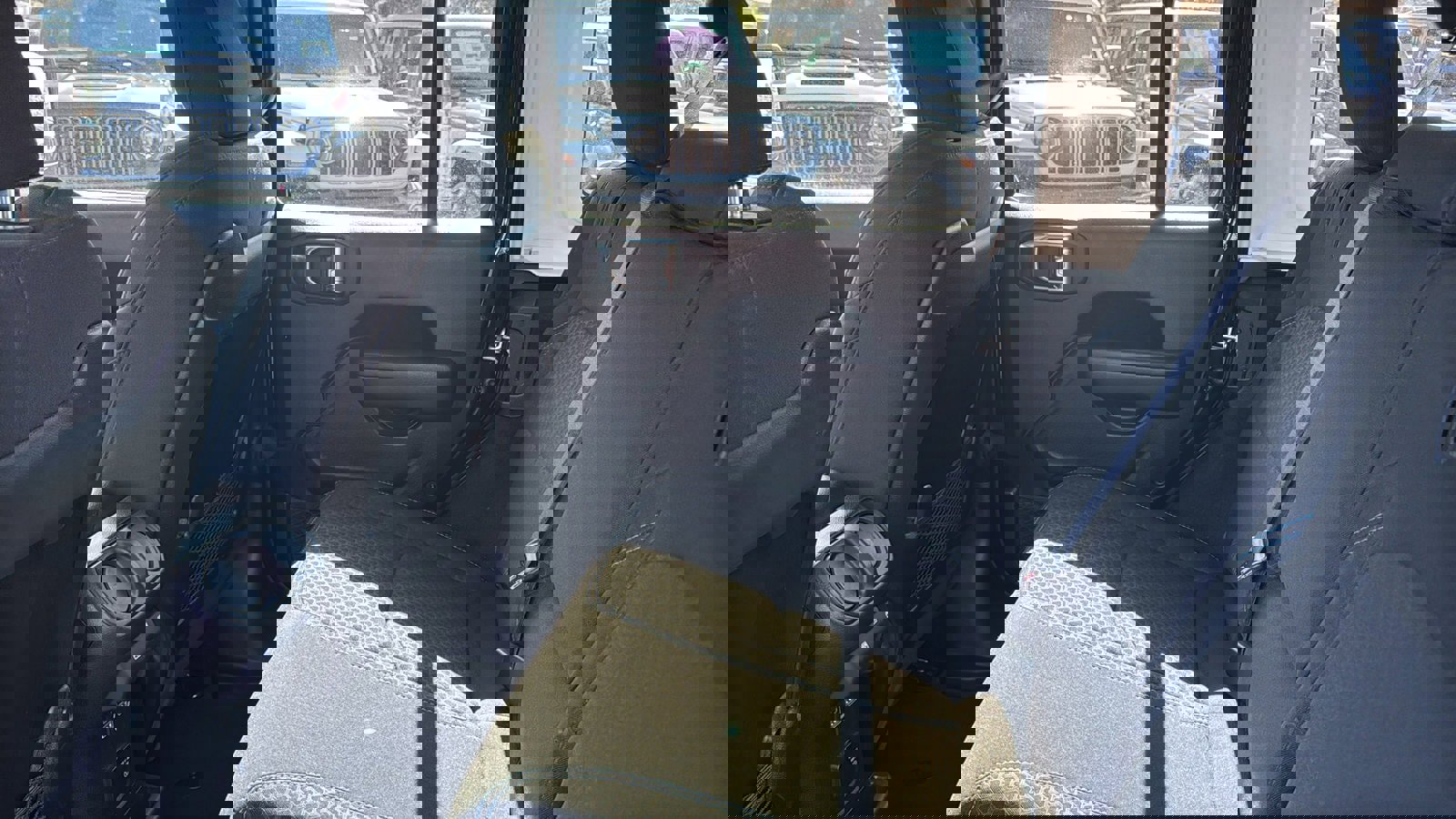 Used 2025 Jeep Wrangler Unlimited Rubicon 4xe w/ Convenience Group image 32