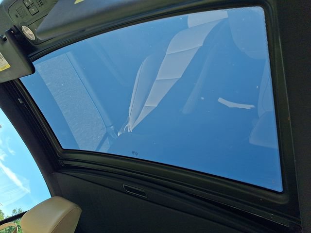 Used 2011 Volkswagen Eos Komfort FWD image 14