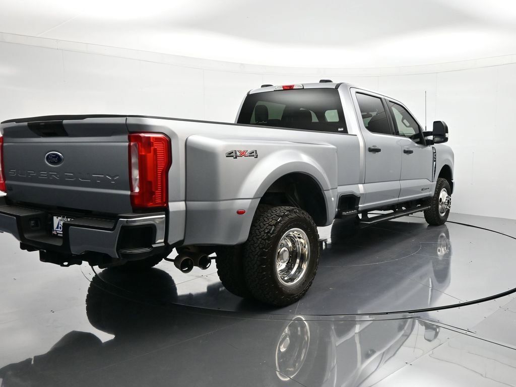 Used 2024 Ford F350 XLT image 6