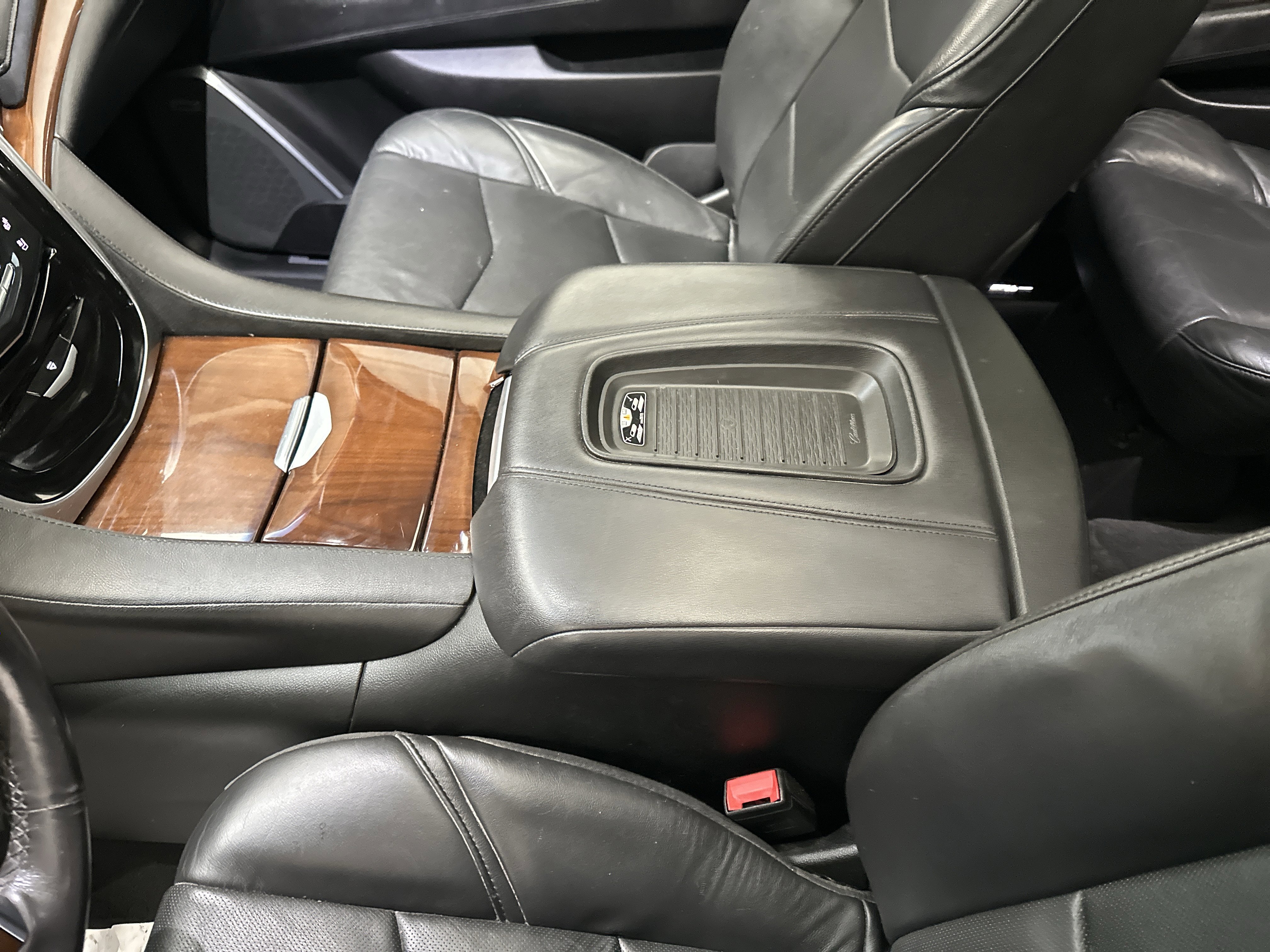 Used 2019 Cadillac Escalade Premium Luxury w/ LPO, Radiant Package image 46