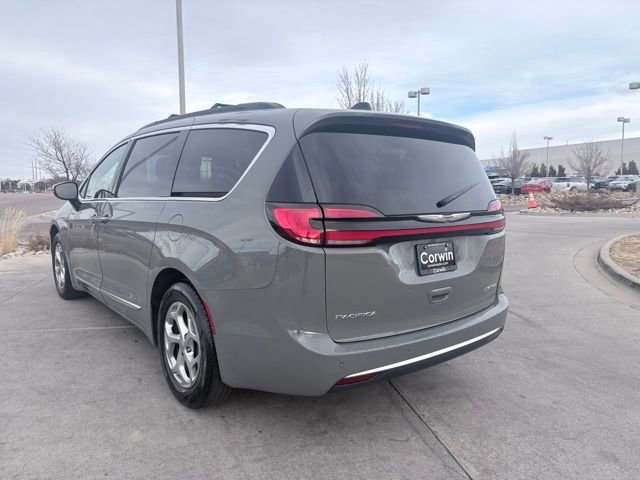 Used 2023 Chrysler Pacifica Limited image 5