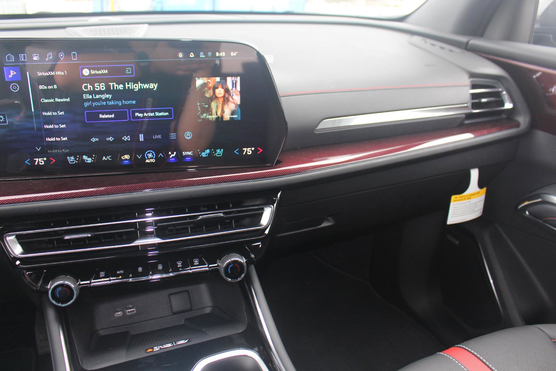 New 2026 Chevrolet Traverse RS image 13