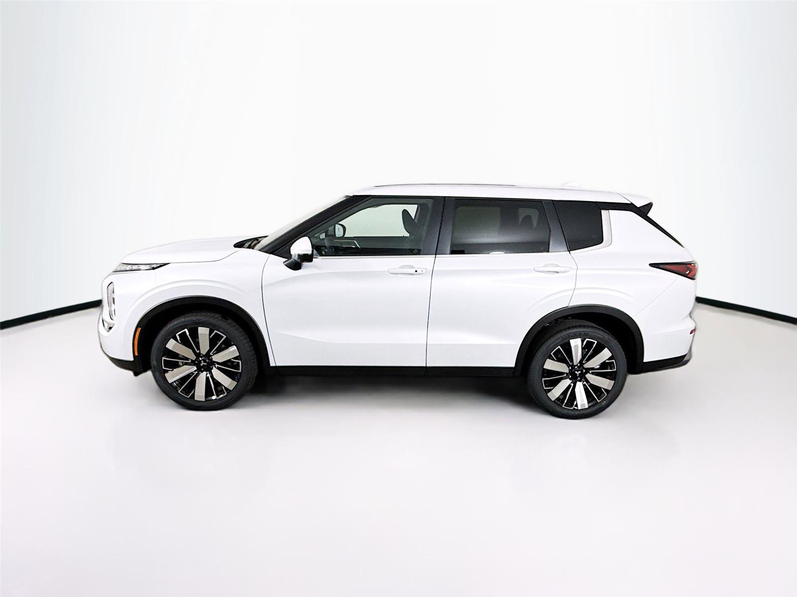 New 2026 Mitsubishi Outlander SE image 26
