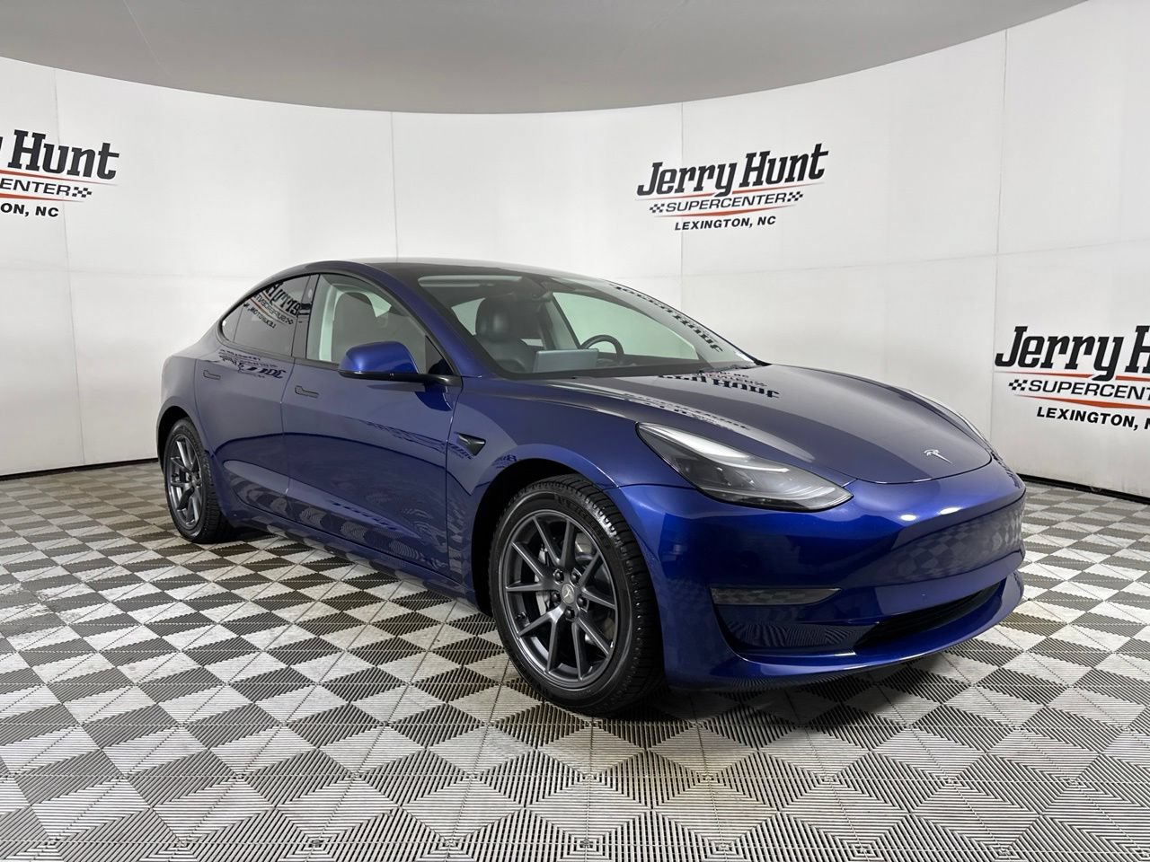 Used 2022 Tesla Model 3 RWD image 3