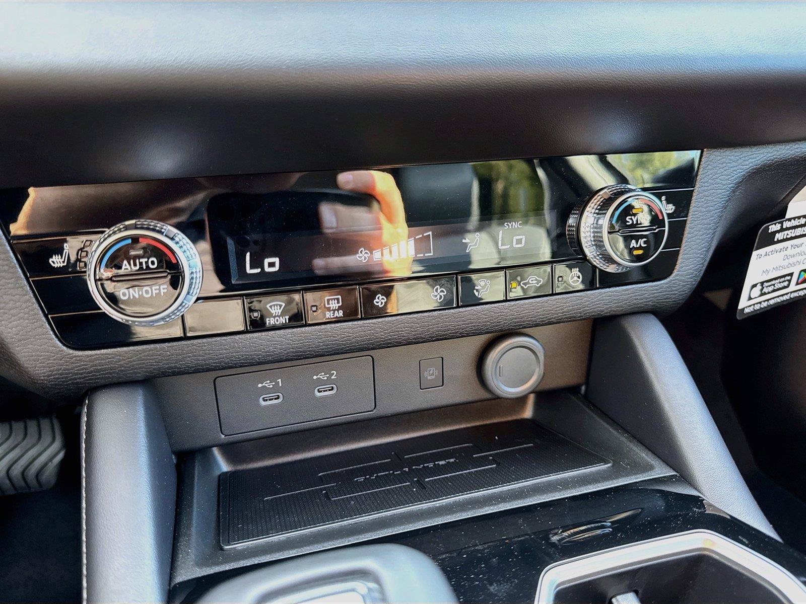 New 2026 Mitsubishi Outlander SE FWD image 21