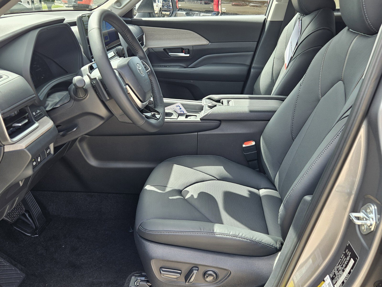 New 2026 Toyota Grand Highlander Platinum image 4