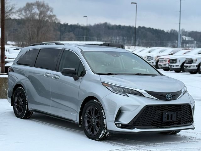 Used 2021 Toyota Sienna XSE image 35