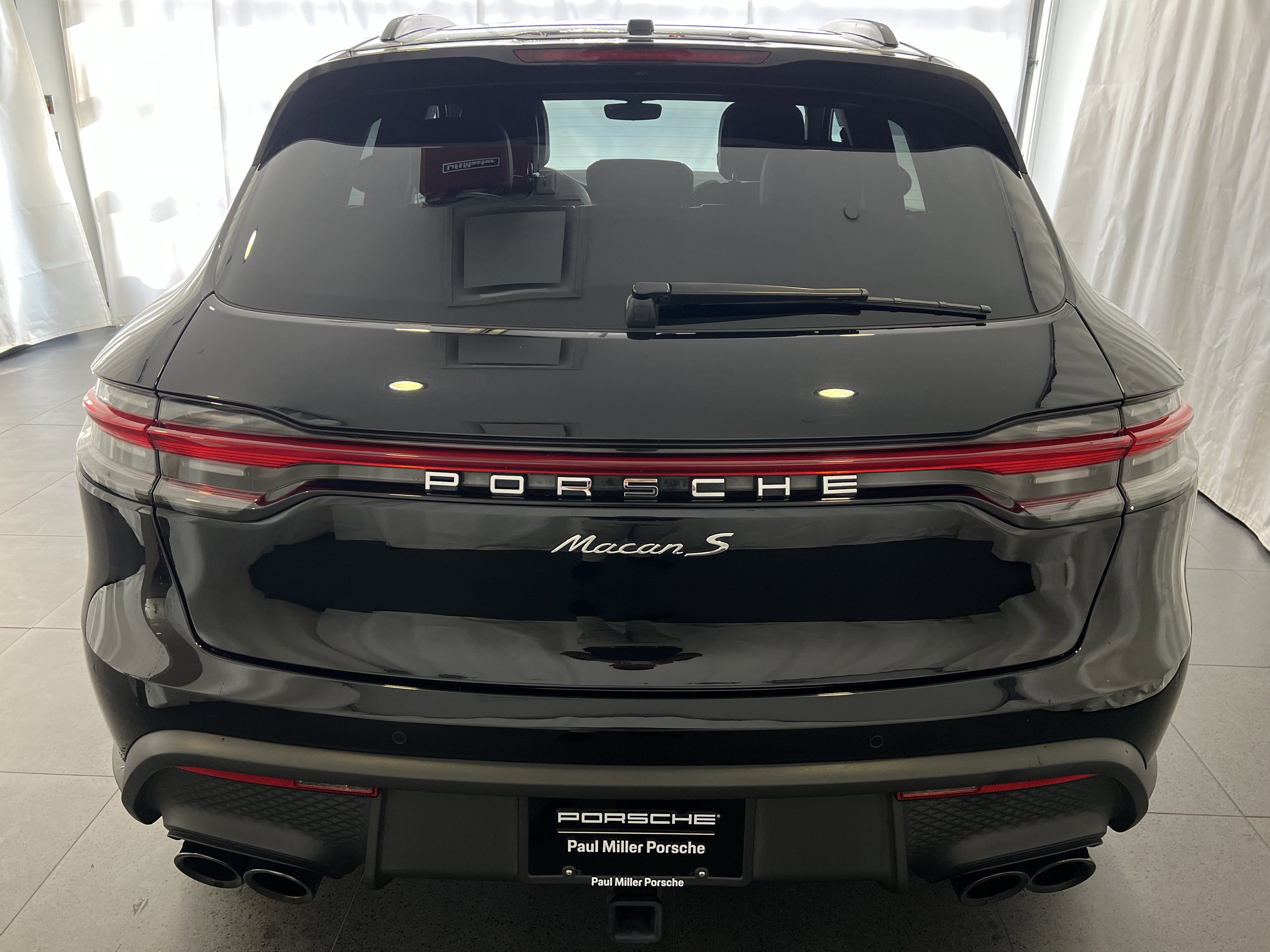Certified 2023 Porsche Macan S image 8
