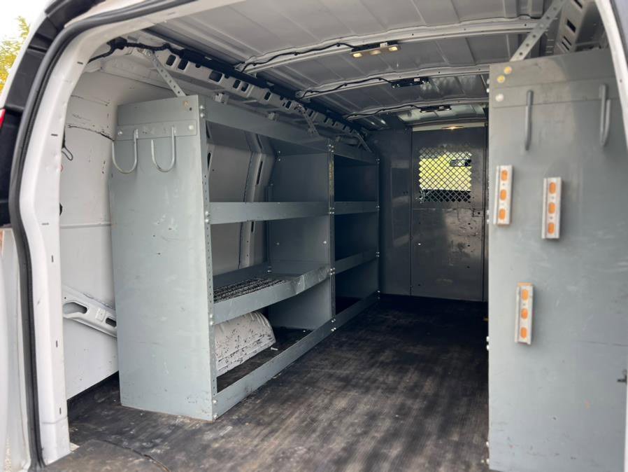 Used 2018 Chevrolet Express 2500 image 23