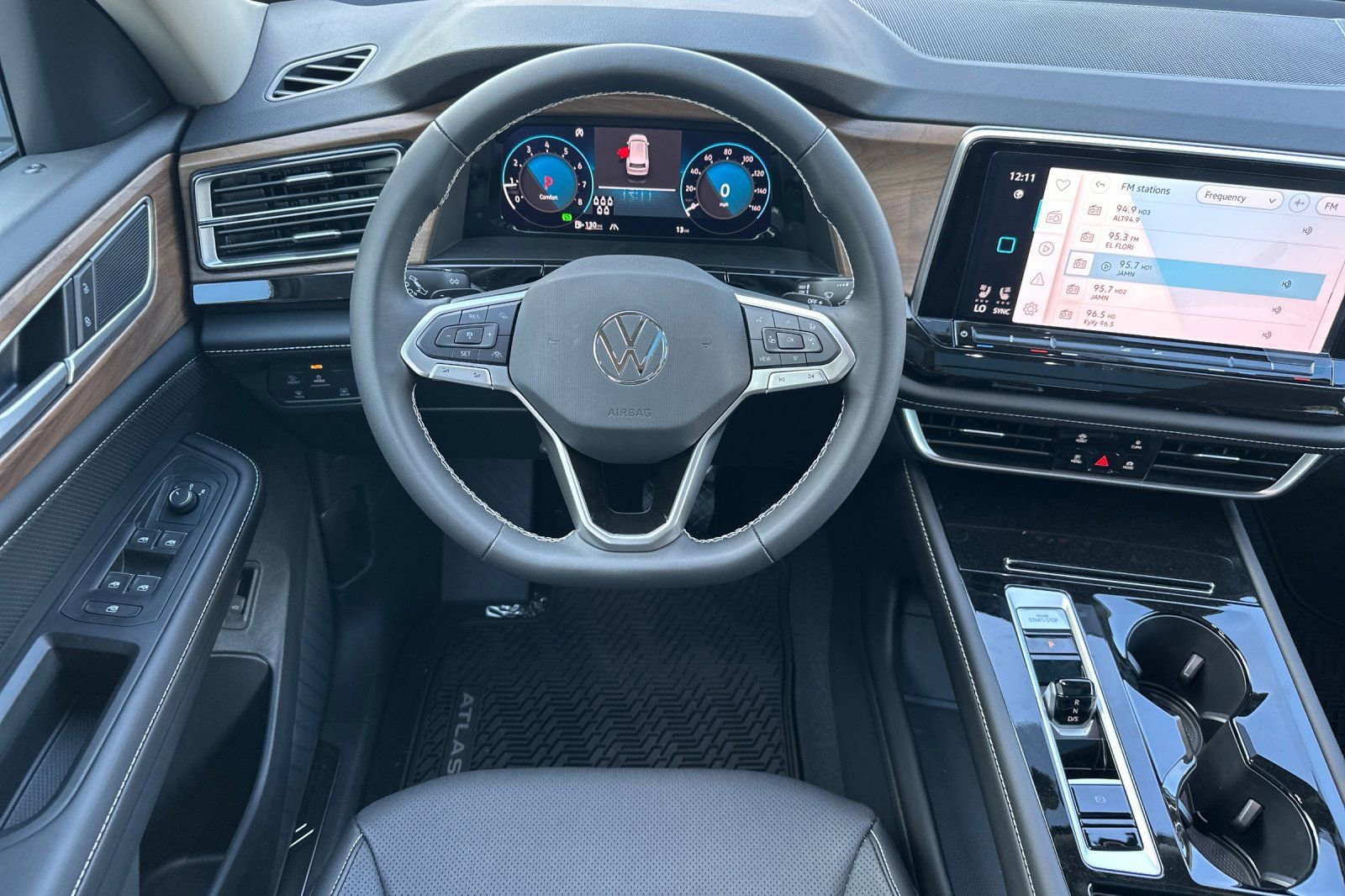 New 2026 Volkswagen Atlas SE image 13