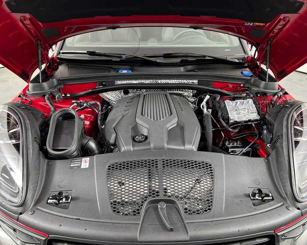New 2026 Porsche Macan Turbo AWD/4WD image 31