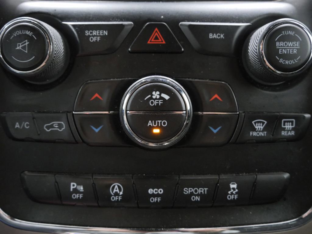 Used 2017 Jeep Grand Cherokee Laredo w/ Quick Order Package 23E AWD/4WD image 19