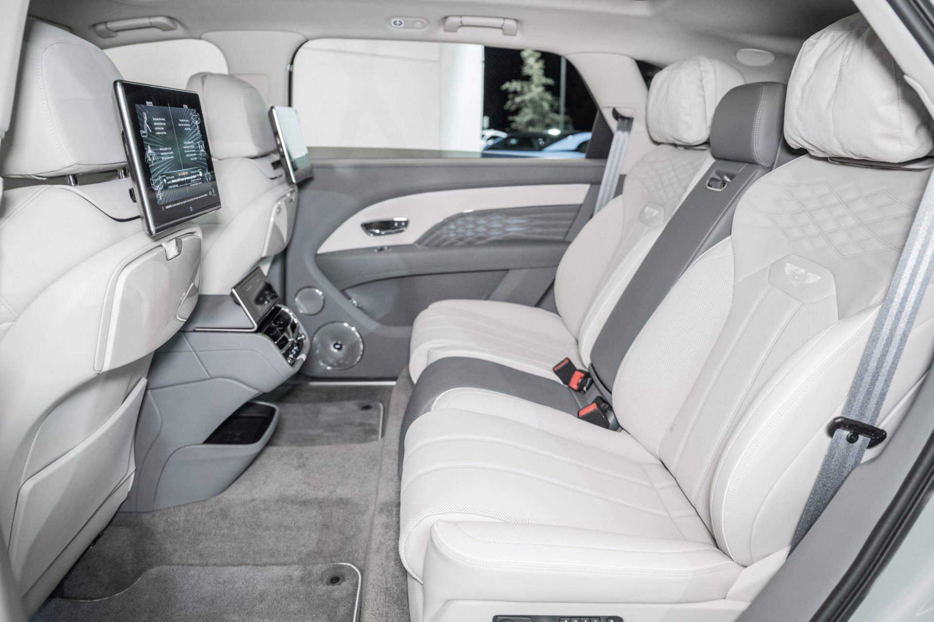 New 2025 Bentley Bentayga Extended Wheelbase image 23