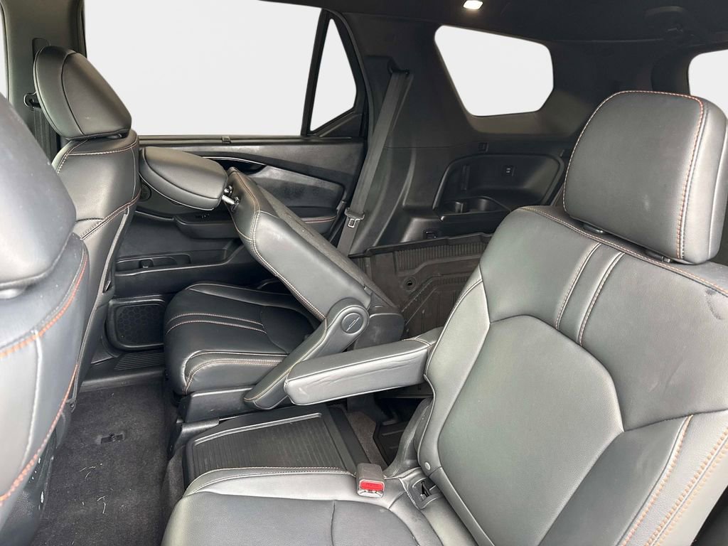 Used 2025 Honda Pilot TrailSport image 14