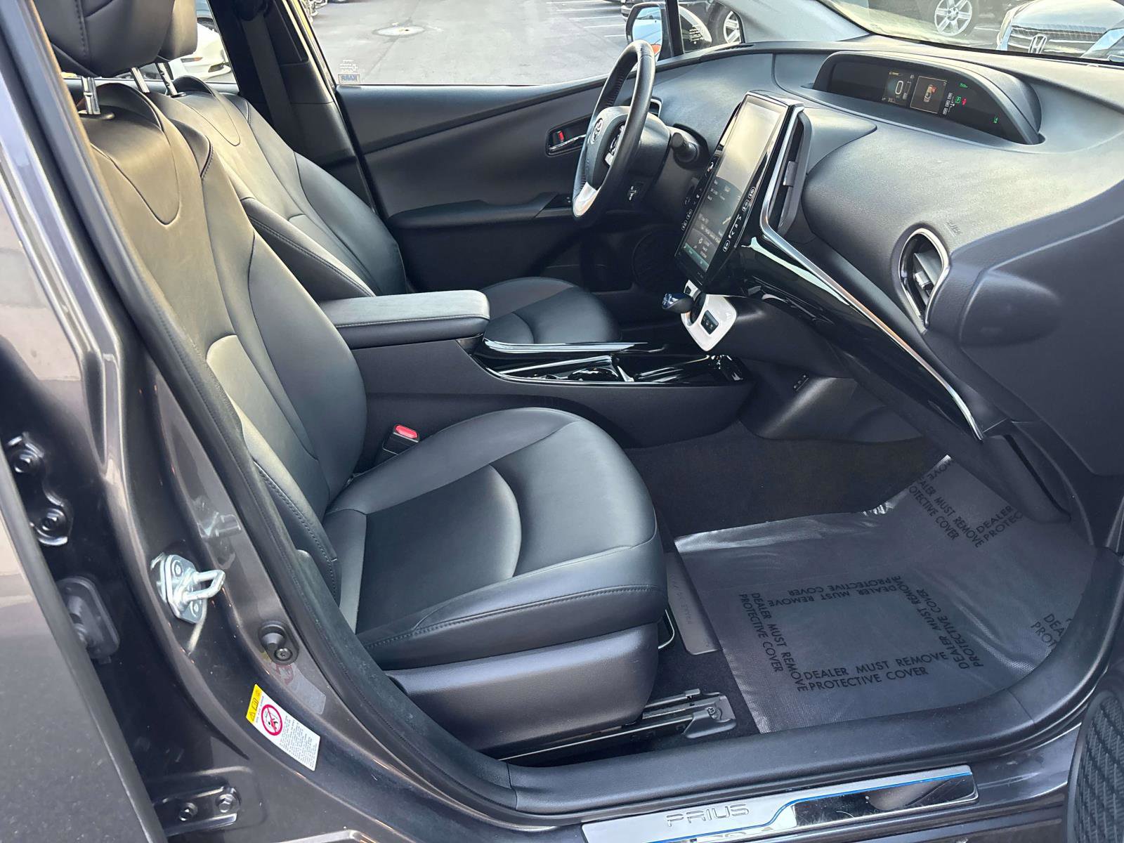 Used 2018 Toyota Prius Prime Premium w/ Carpet Mat Package FWD image 12