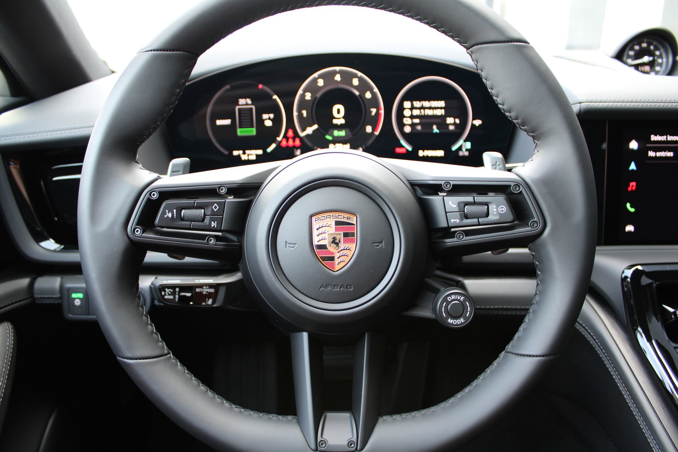 New 2026 Porsche Panamera 4S image 15