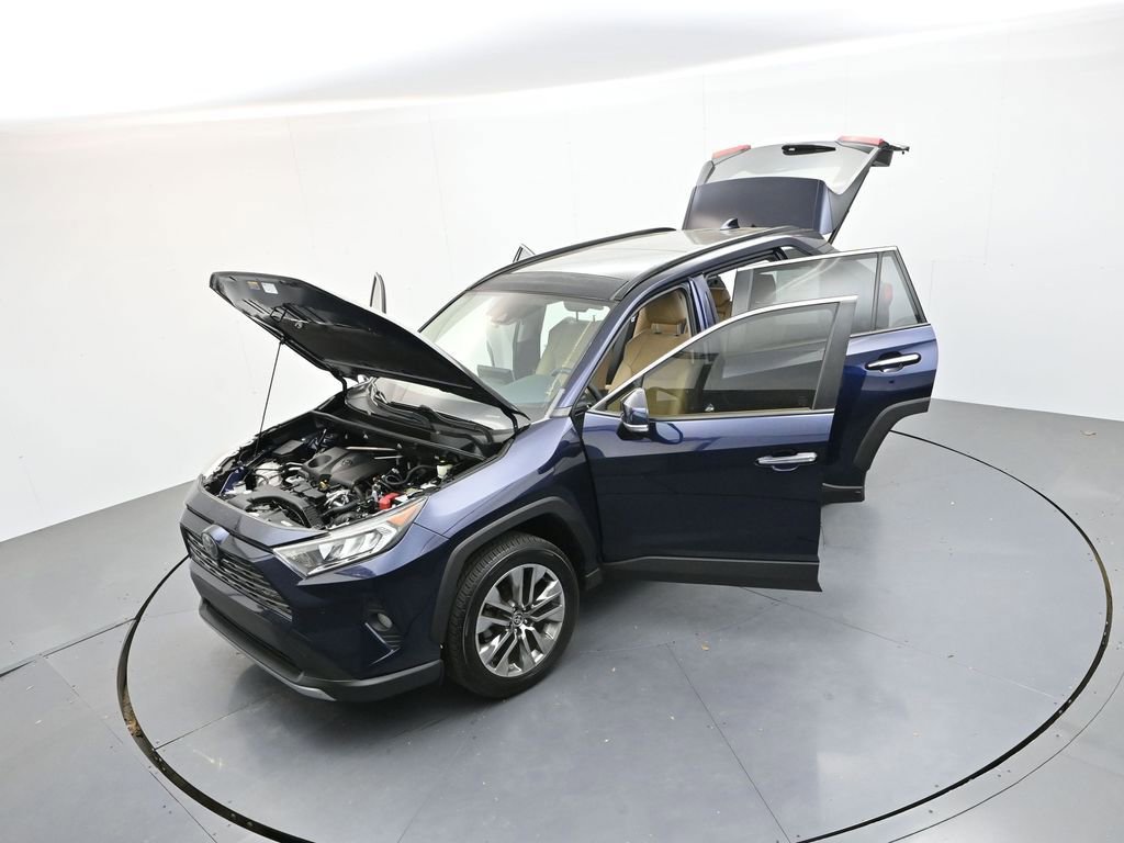 Used 2020 Toyota RAV4 Limited FWD image 39