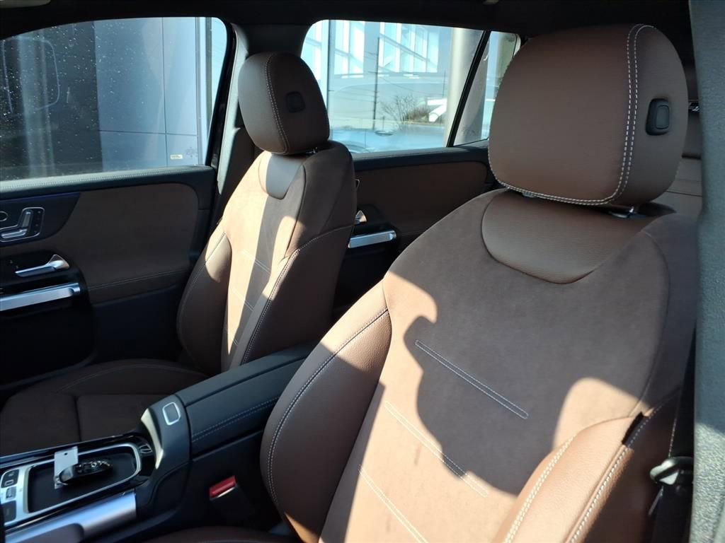 New 2026 Mercedes-Benz GLB 35 AMG 4MATIC image 13