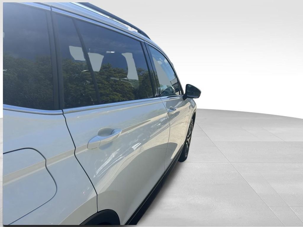 Used 2019 Volkswagen Tiguan SE w/ Panoramic Sunroof Package image 31