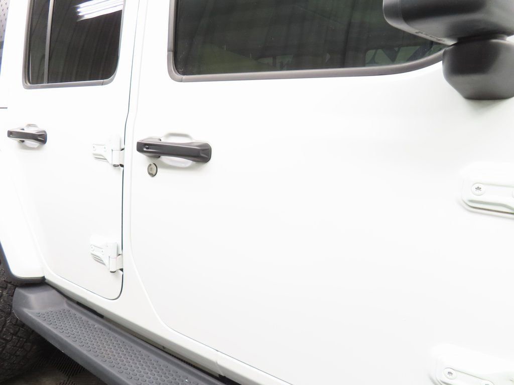 Used 2018 Jeep Wrangler Unlimited Sahara w/ Cold Weather Group image 25