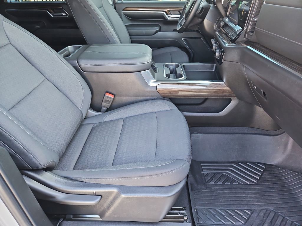 Used 2024 Chevrolet Silverado 3500 LT w/ Convenience Package image 15