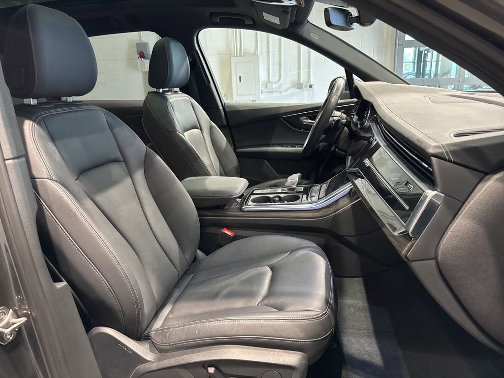 Used 2025 Audi Q7 2.0T Premium w/ Convenience Package AWD/4WD image 46