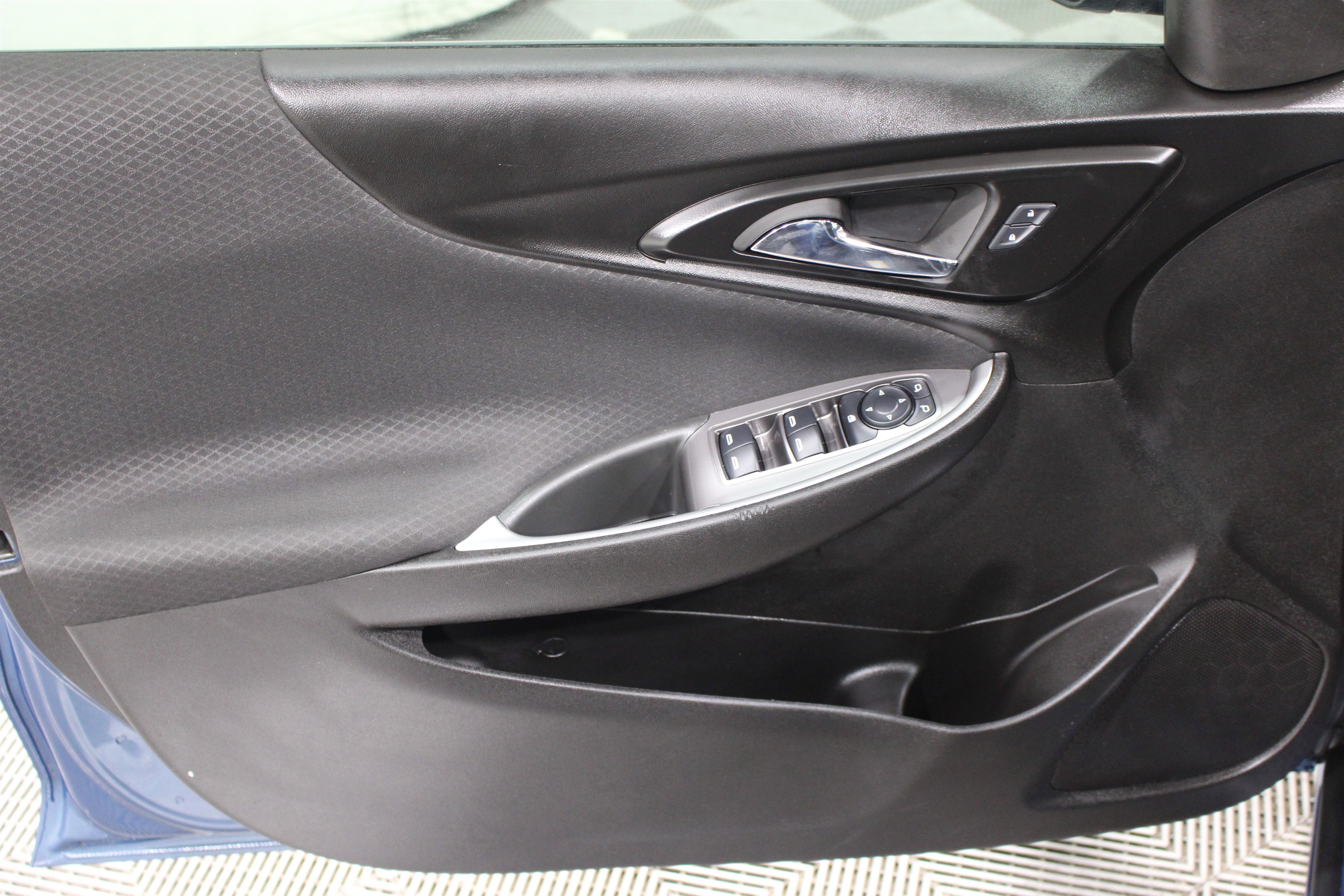 Used 2025 Chevrolet Malibu LS image 6