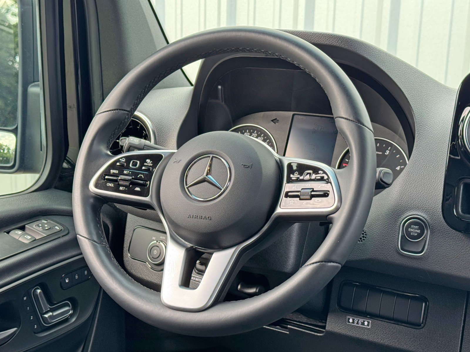 Used 2023 Mercedes-Benz Sprinter 3500 image 21