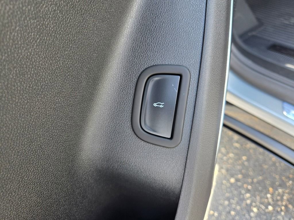 New 2026 Chevrolet Traverse High Country w/ LPO, Floor Liner Package image 26