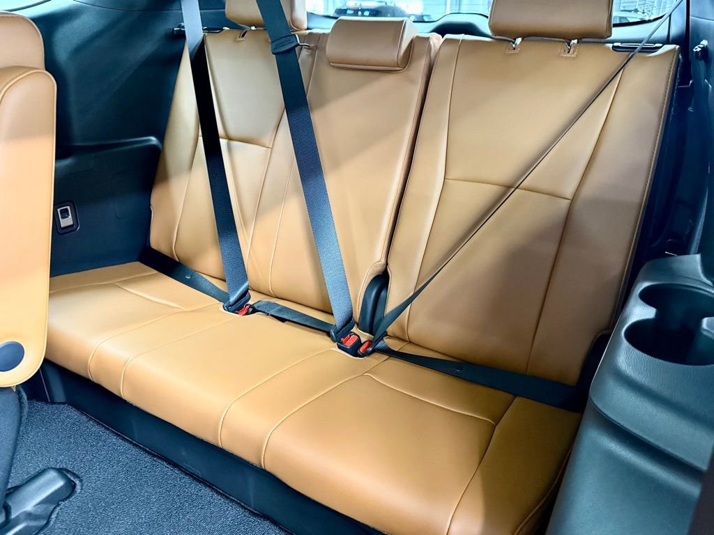 Used 2026 Toyota Highlander Platinum image 35