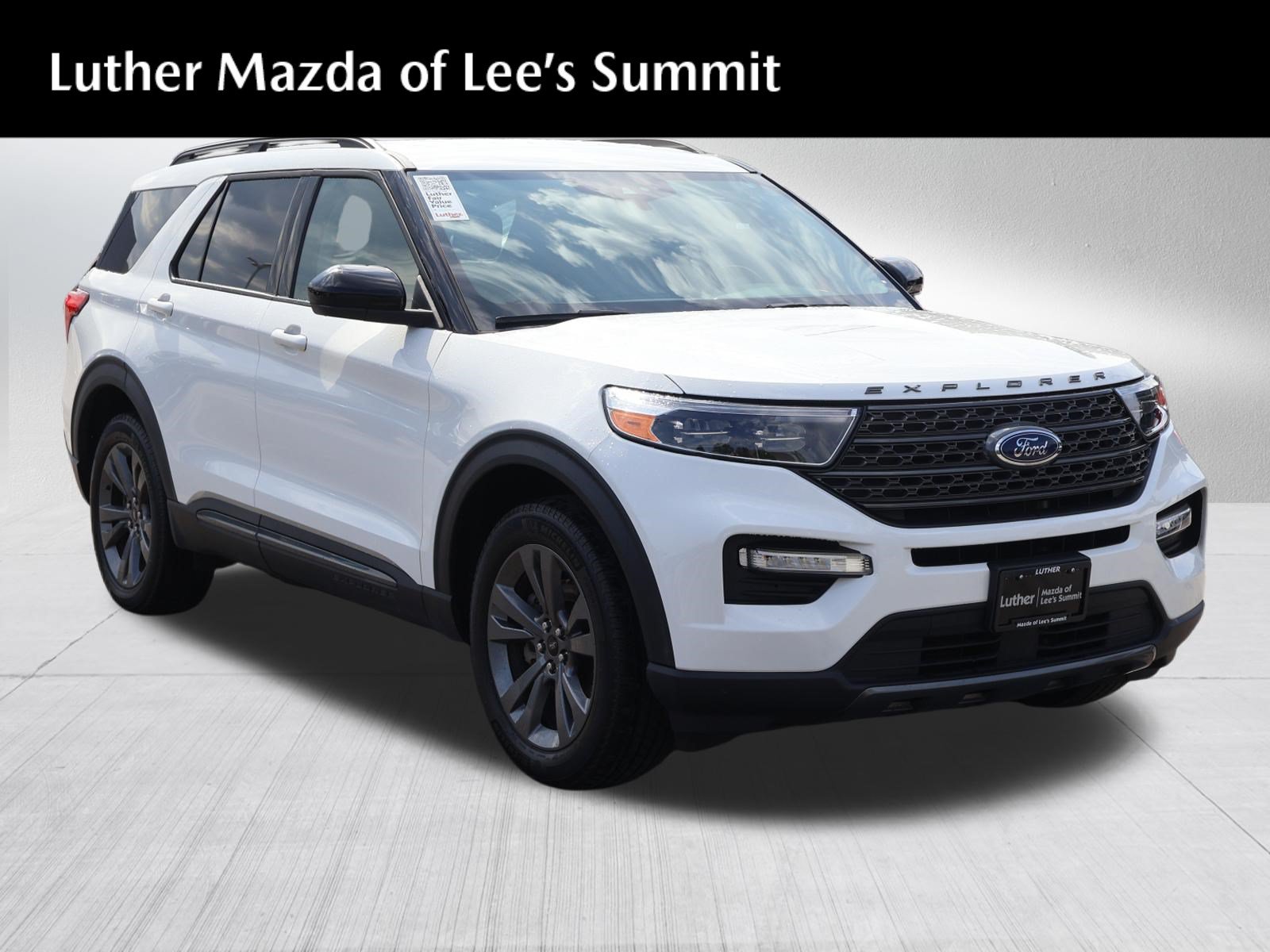 Used 2022 Ford Explorer XLT w/ Equipment Group 202A AWD/4WD image 1