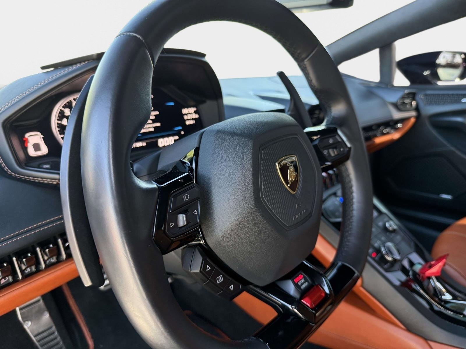 Used 2018 Lamborghini Huracan LP 610-4 AWD/4WD image 33