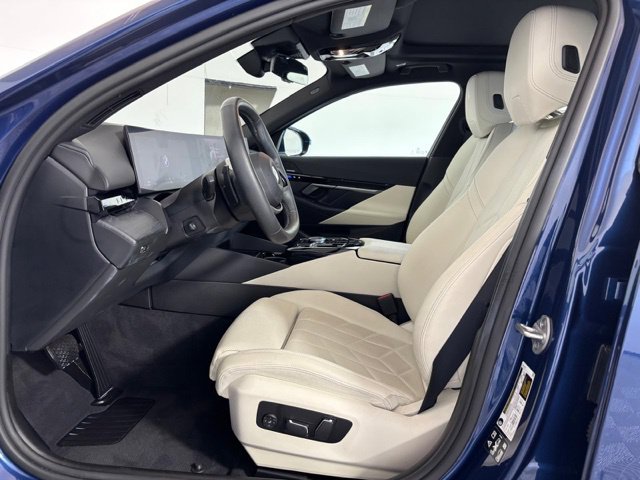 Used 2024 BMW 530i xDrive w/ Premium Package AWD/4WD image 11