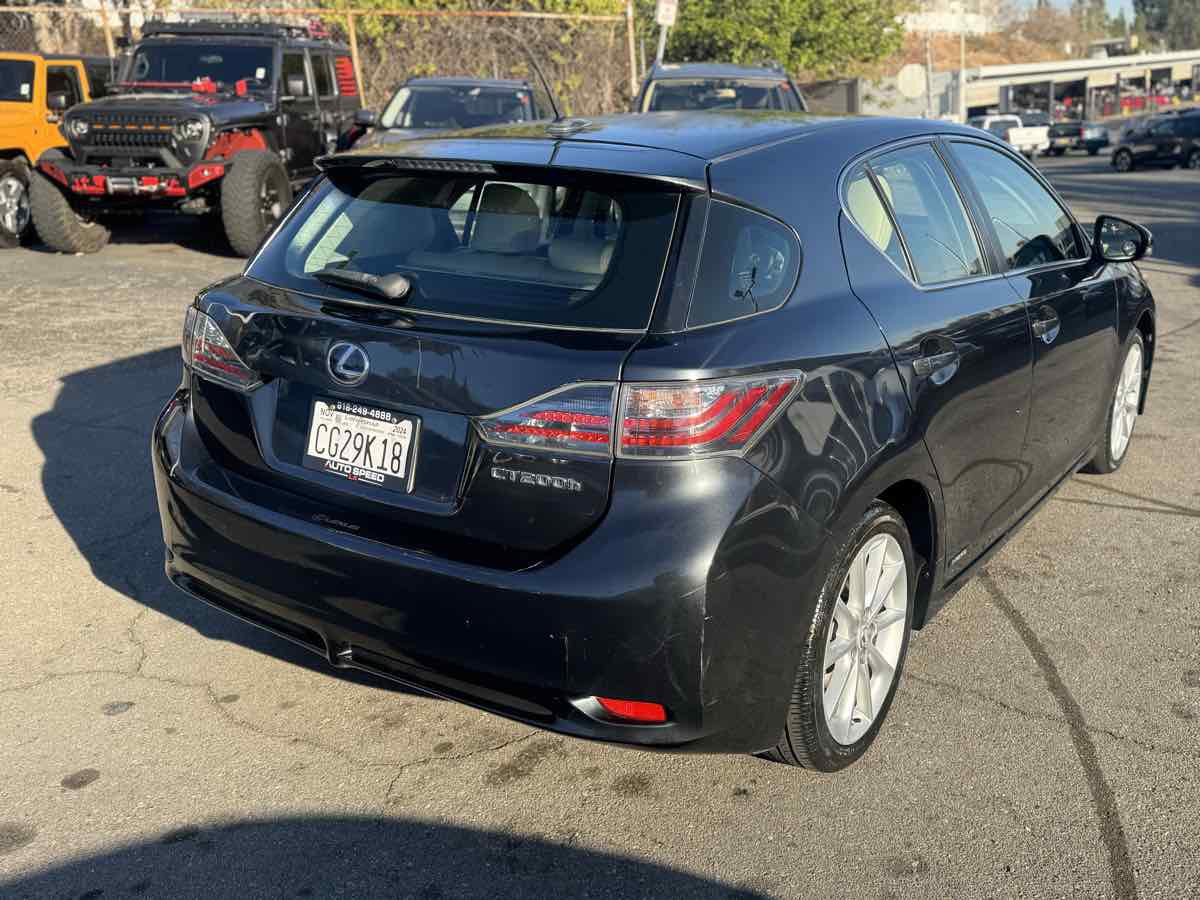 Used 2011 Lexus CT 200h image 5