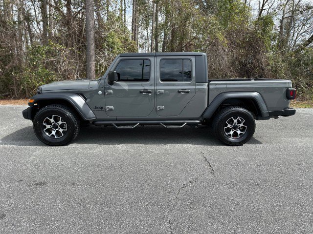 Used 2020 Jeep Gladiator Sport image 2
