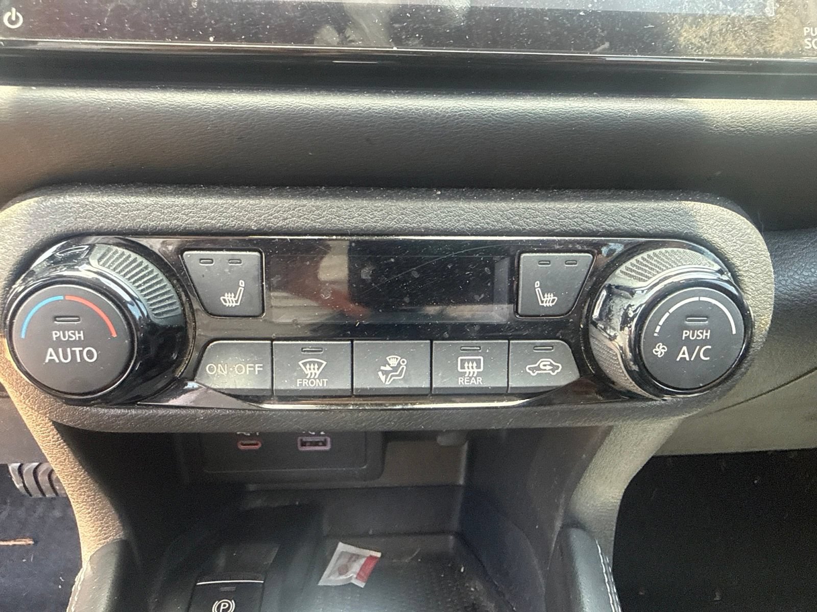 Used 2022 Nissan Kicks SR w/ Premium Package FWD image 13