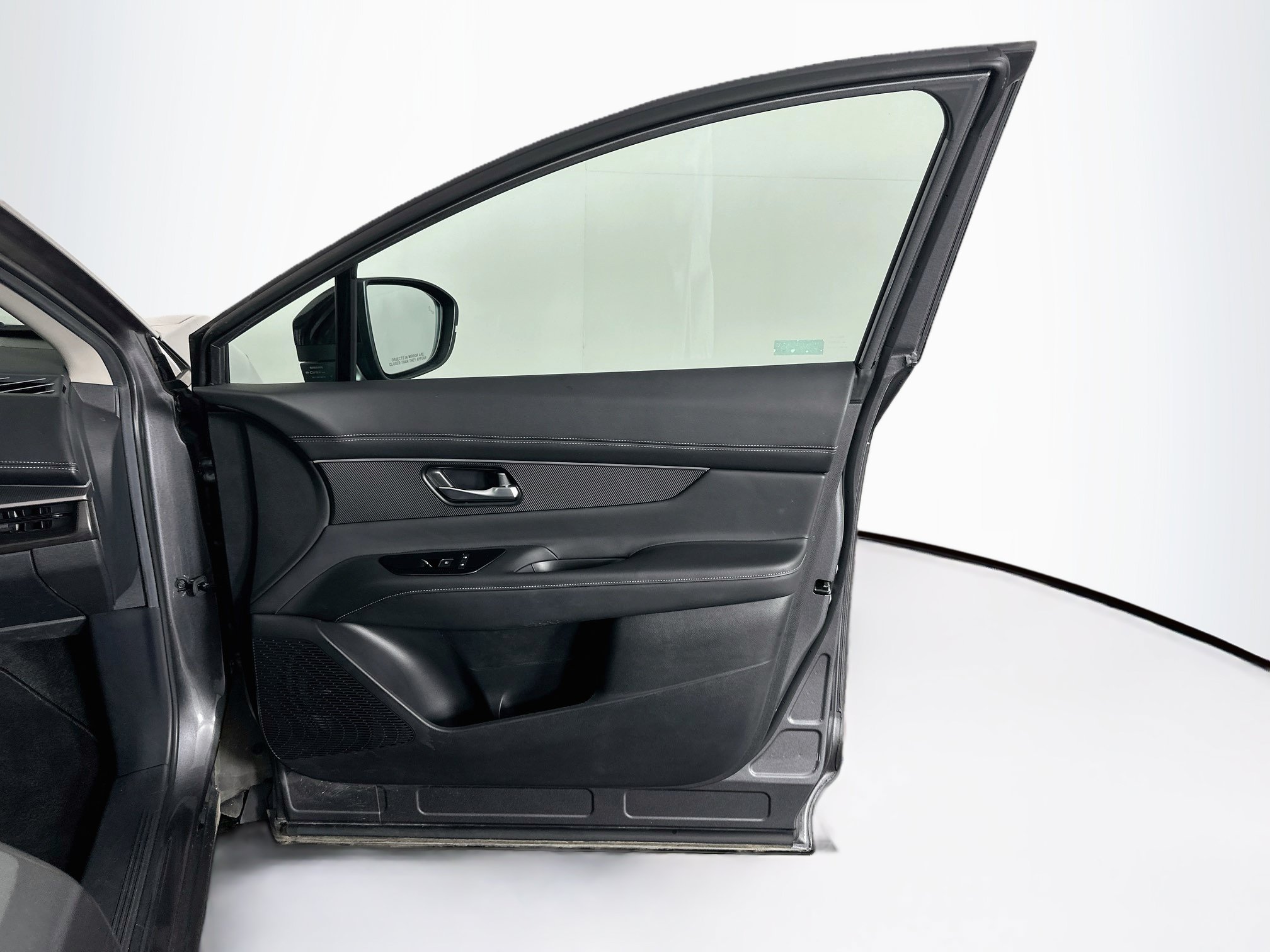 Used 2025 Nissan Murano SV FWD image 32