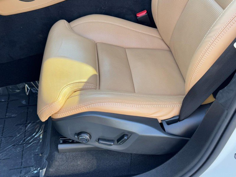 Certified 2024 Volvo XC90 T8 Ultimate w/ Lounge Package image 24