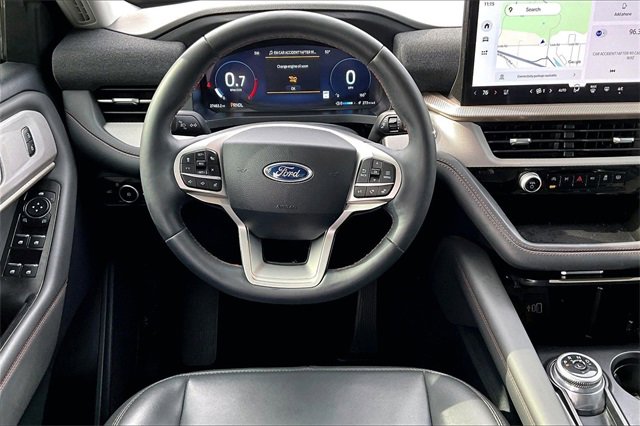 Used 2025 Ford Explorer Active w/ Active Comfort Package image 8