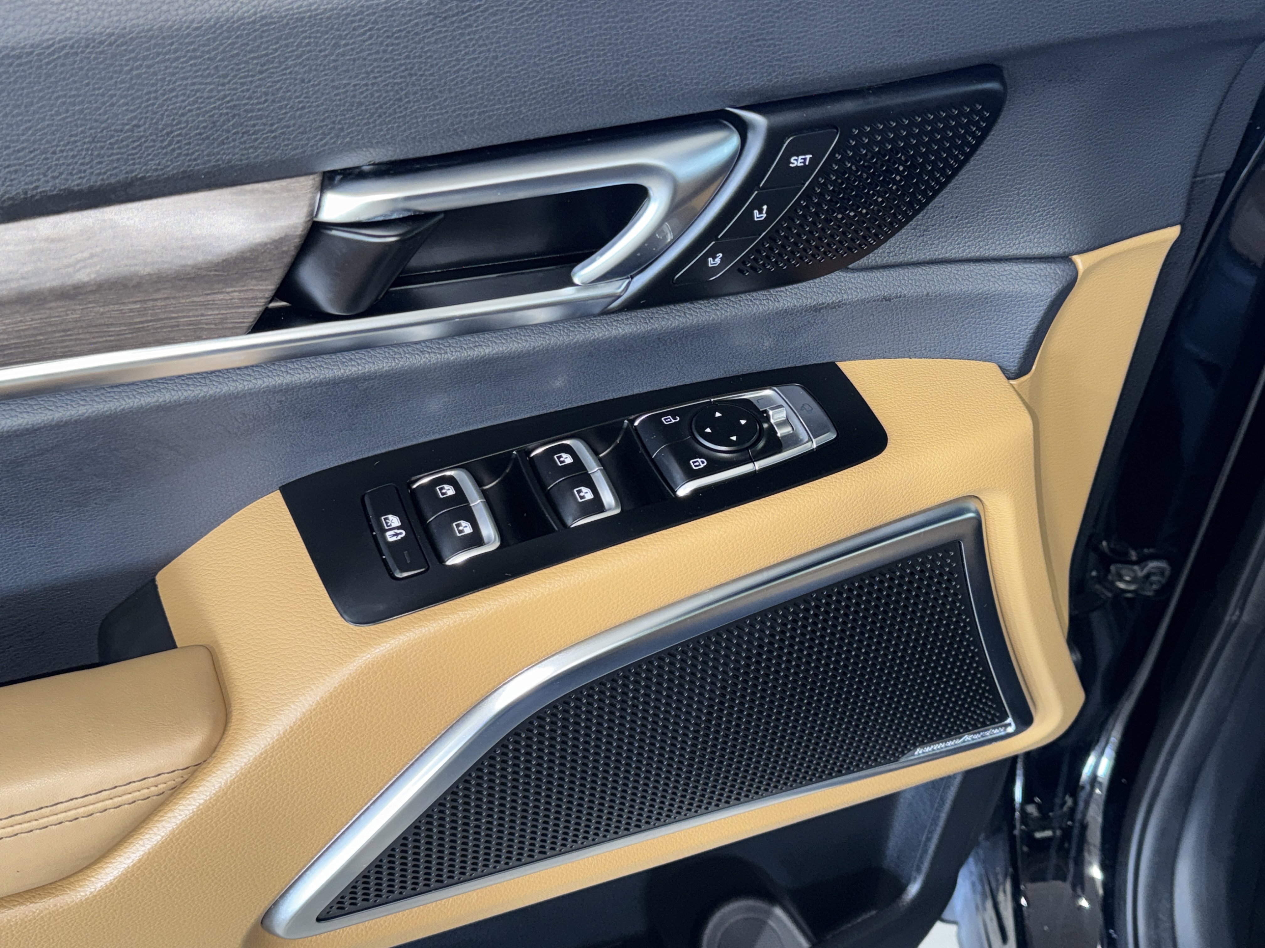 Used 2022 Kia Telluride SX w/ Towing Package image 19