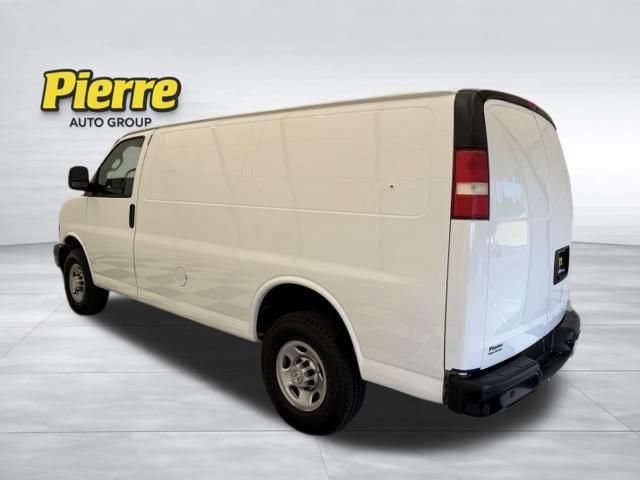 Used 2021 Chevrolet Express 2500 w/ Driver Convenience Package RWD video 2
