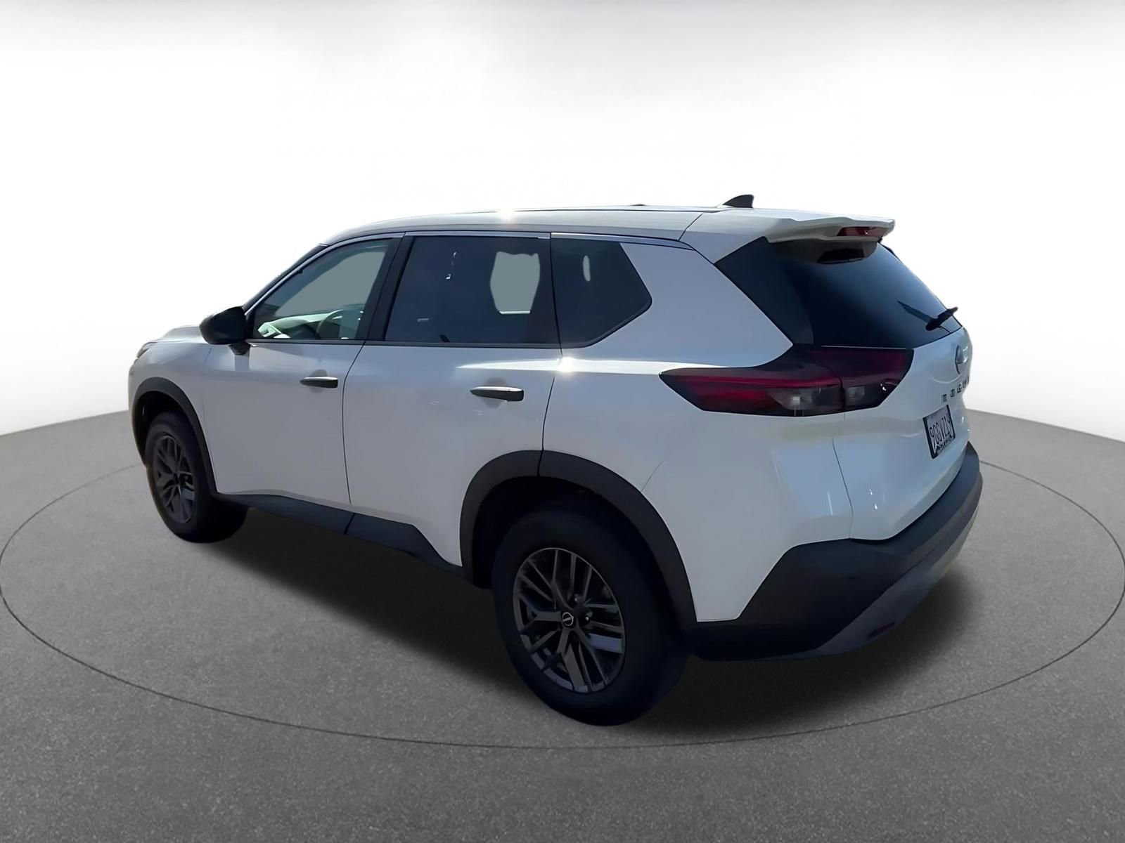 Used 2023 Nissan Rogue S FWD image 10