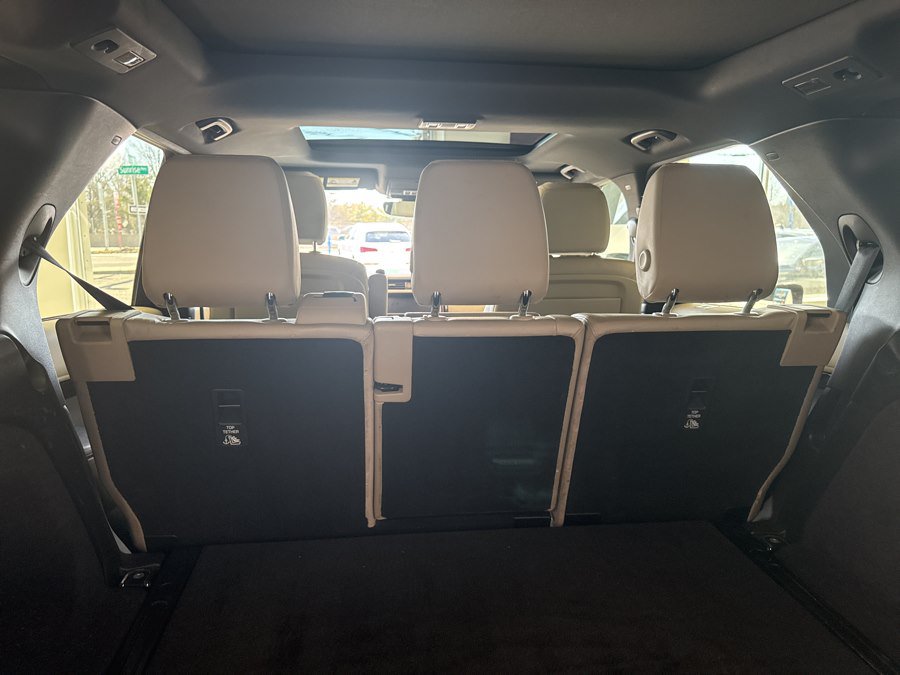 Used 2020 Land Rover Discovery SE AWD/4WD image 23