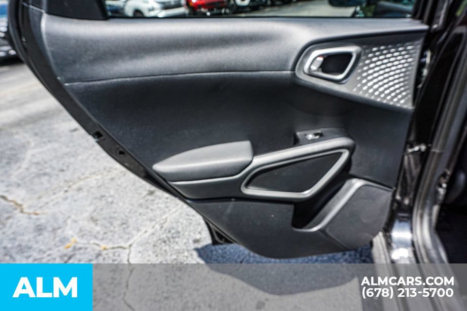 Used 2025 Kia Soul LX w/ LX Technology Package FWD image 46