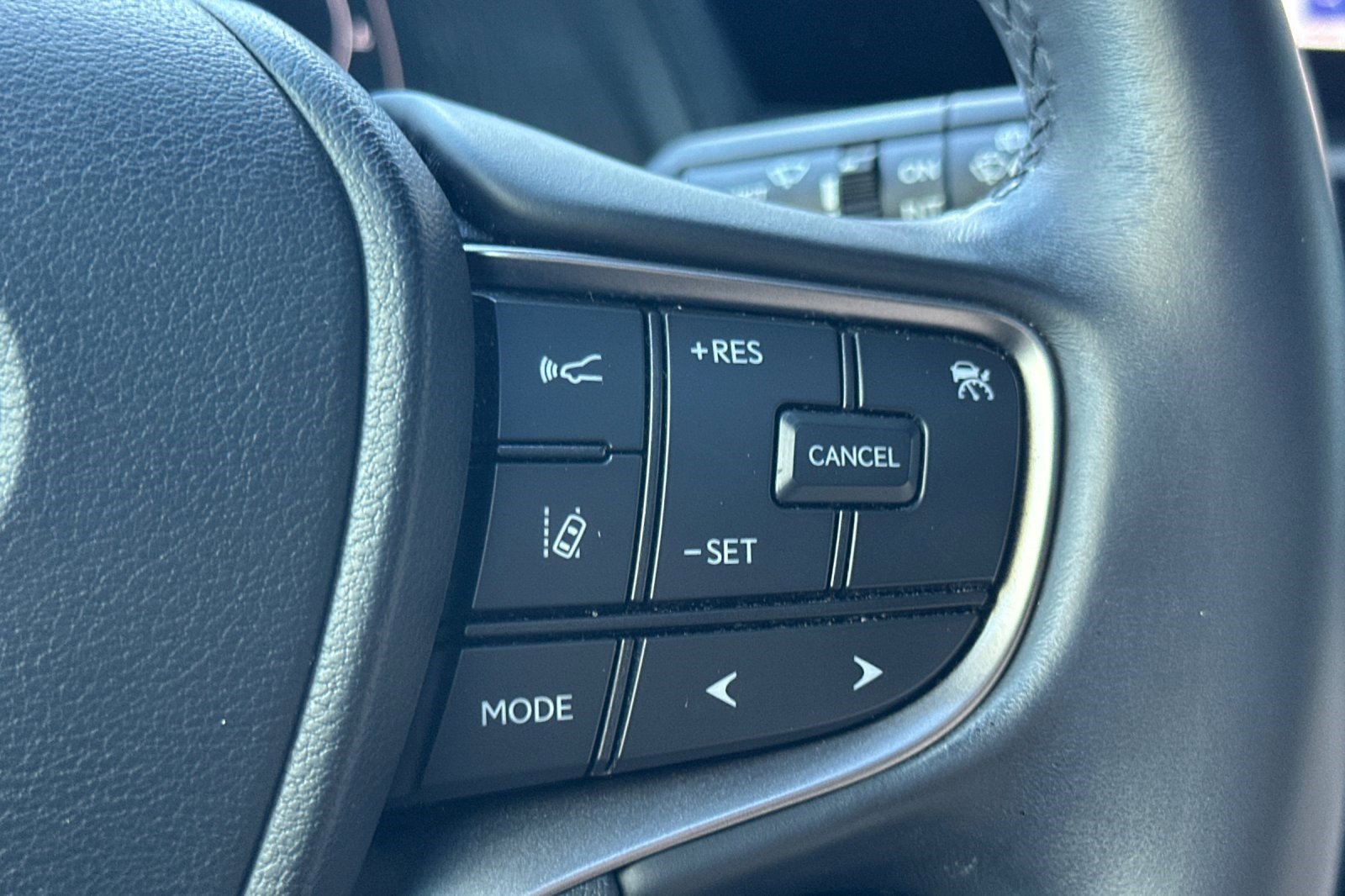 Certified 2023 Lexus UX 250h 250h image 31