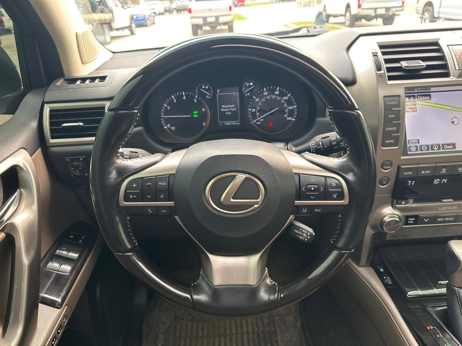 Used 2021 Lexus GX 460 Premium w/ Accessory Package image 22