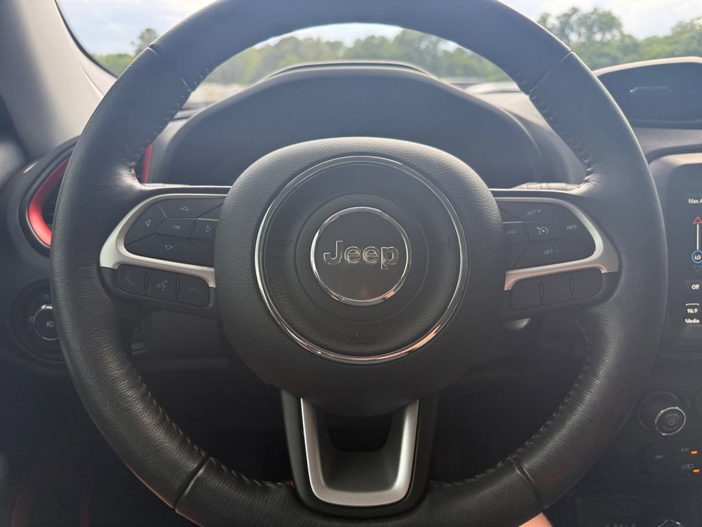 Used 2023 Jeep Renegade Trailhawk w/ Trailhawk Elite Group AWD/4WD image 21