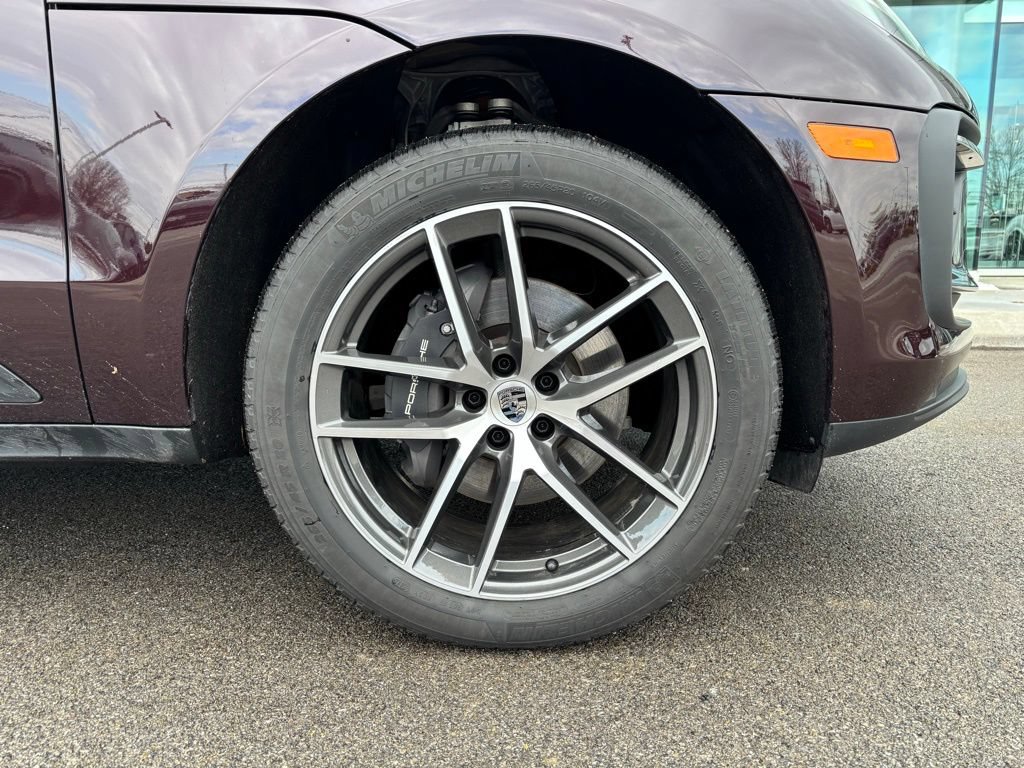 Certified 2026 Porsche Macan AWD/4WD image 36