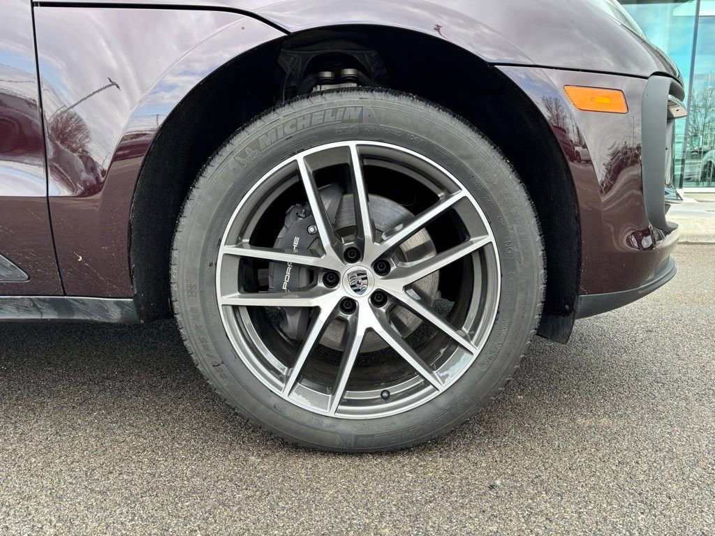 Certified 2026 Porsche Macan AWD/4WD image 36
