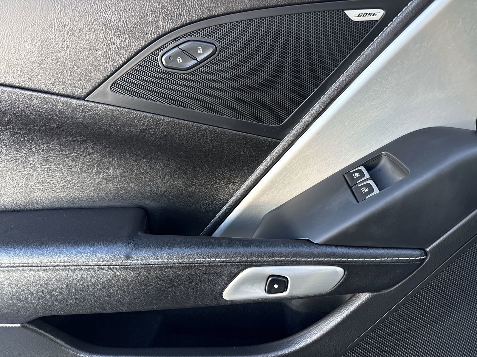 Used 2015 Chevrolet Corvette Stingray Coupe w/ Carbon Flash Badge Package image 15